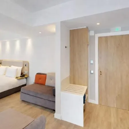 Hotel Express & By Ihg 3*