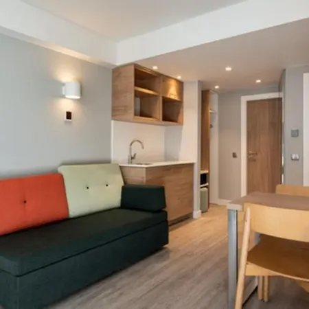 Express & By Ihg Hotel 3*