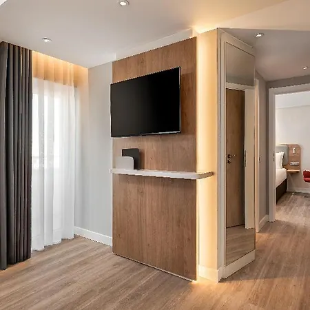 Hotel Express & By Ihg