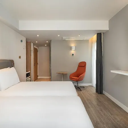 Express & By Ihg 3*