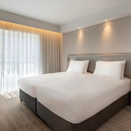 Express & By Ihg