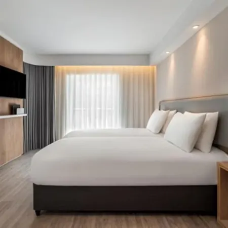 فندق Express & By Ihg 3*