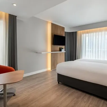 Express & By Ihg