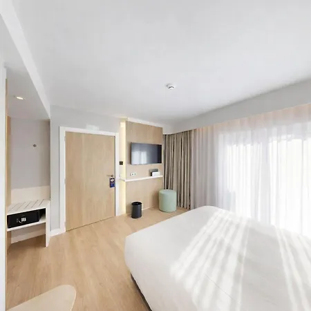 Express & By Ihg Hotel Portimão