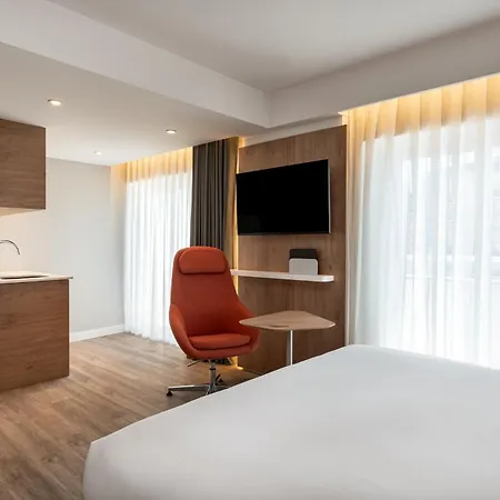 Express & By Ihg