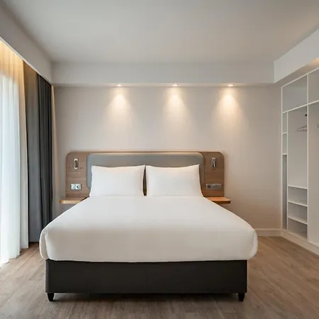 Express & By Ihg Hotel Portimão